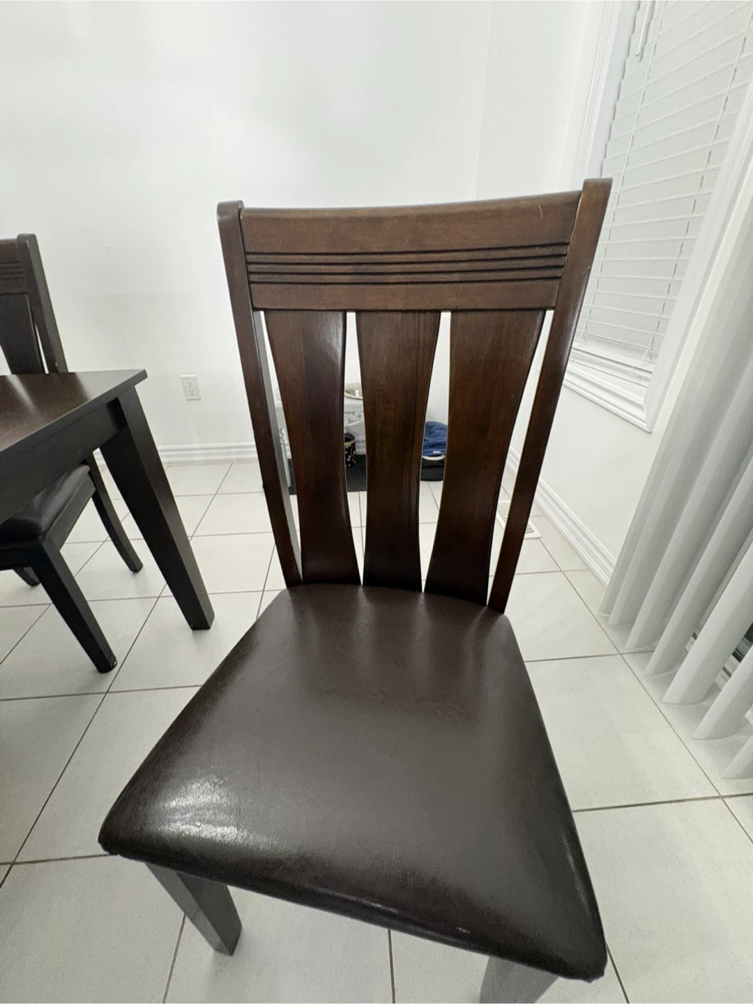 Table and six chairs - photo 2