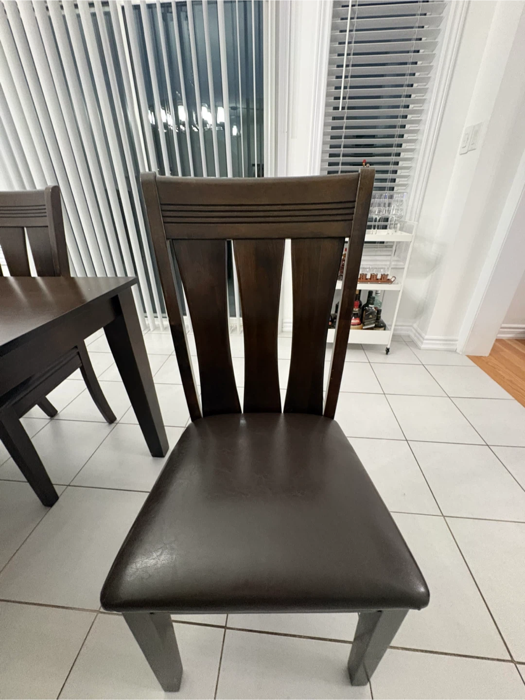 Table and six chairs - photo 4