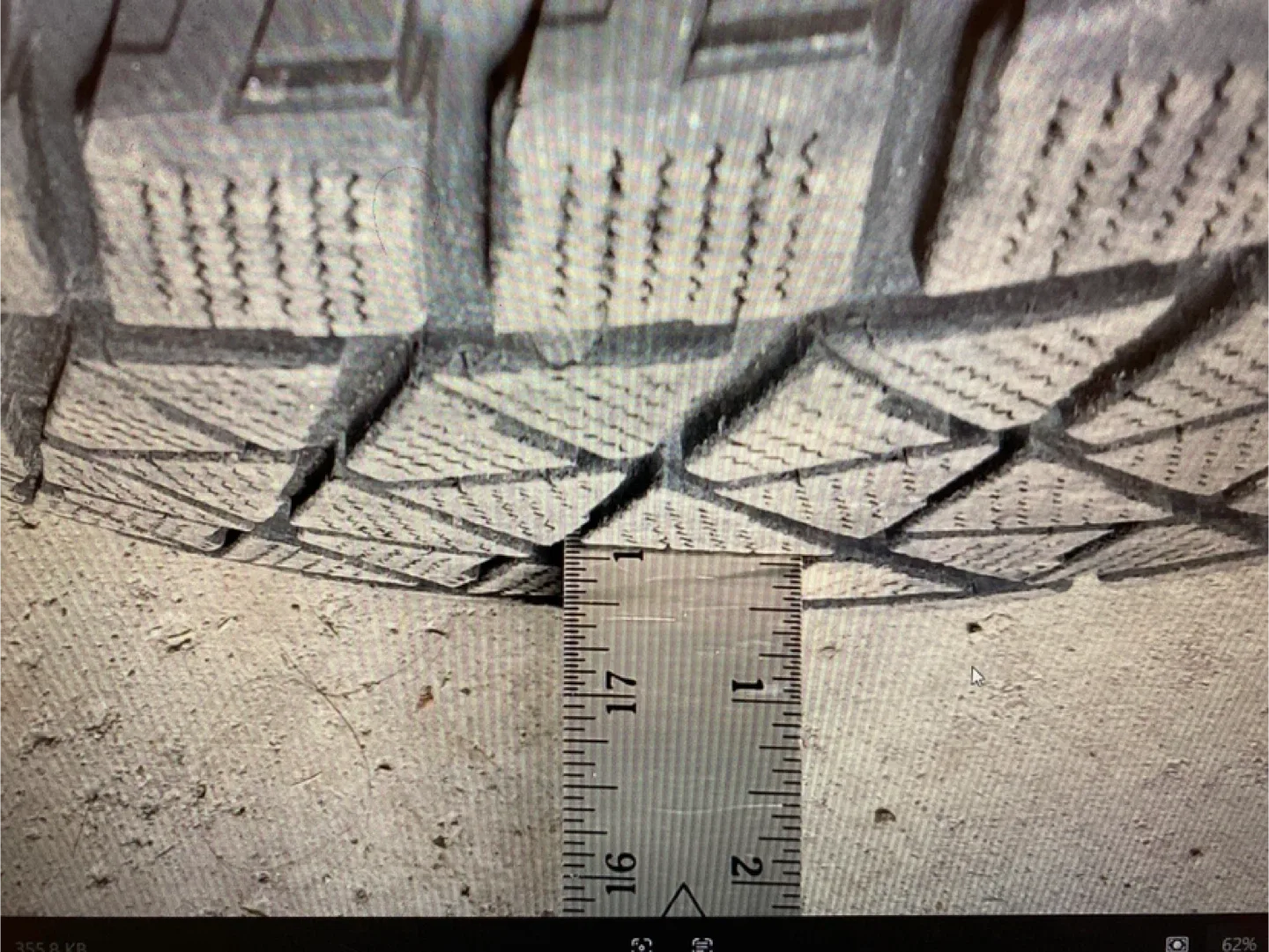 Bridgestone Blizzak DM-V2 Winter Tire image indicator(3)