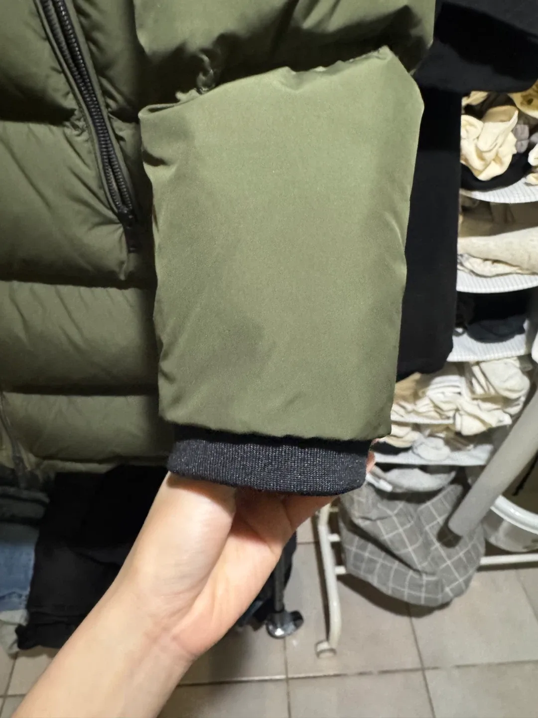 Moose Knuckles Olive Green Puffer Jacket - Size M/M image indicator(8)