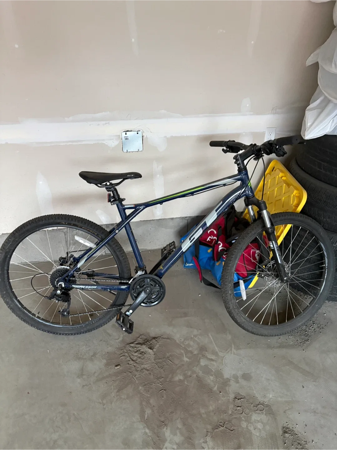 GT Aggressor Mountain Bike - Blue image indicator(2)