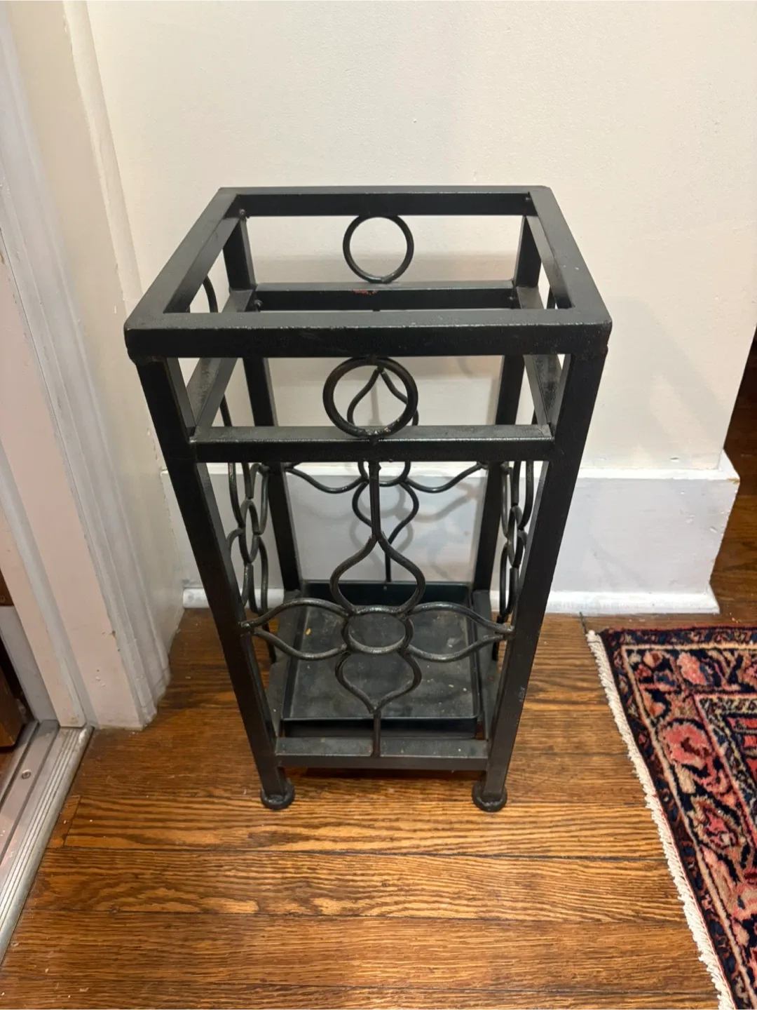 Black Metal Umbrella Stand 🥕