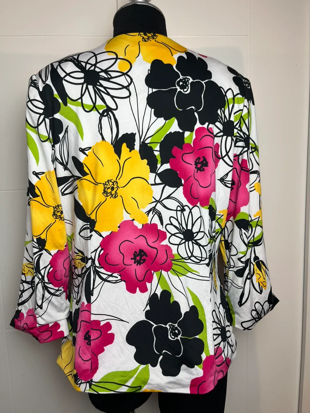 Bellessa Floral Jacket - Size 8 image indicator(2)