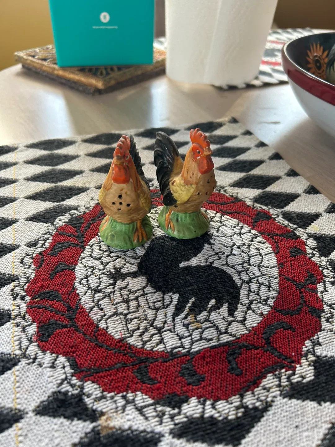 Vintage Rooster Salt & Pepper Shakers image indicator(3)