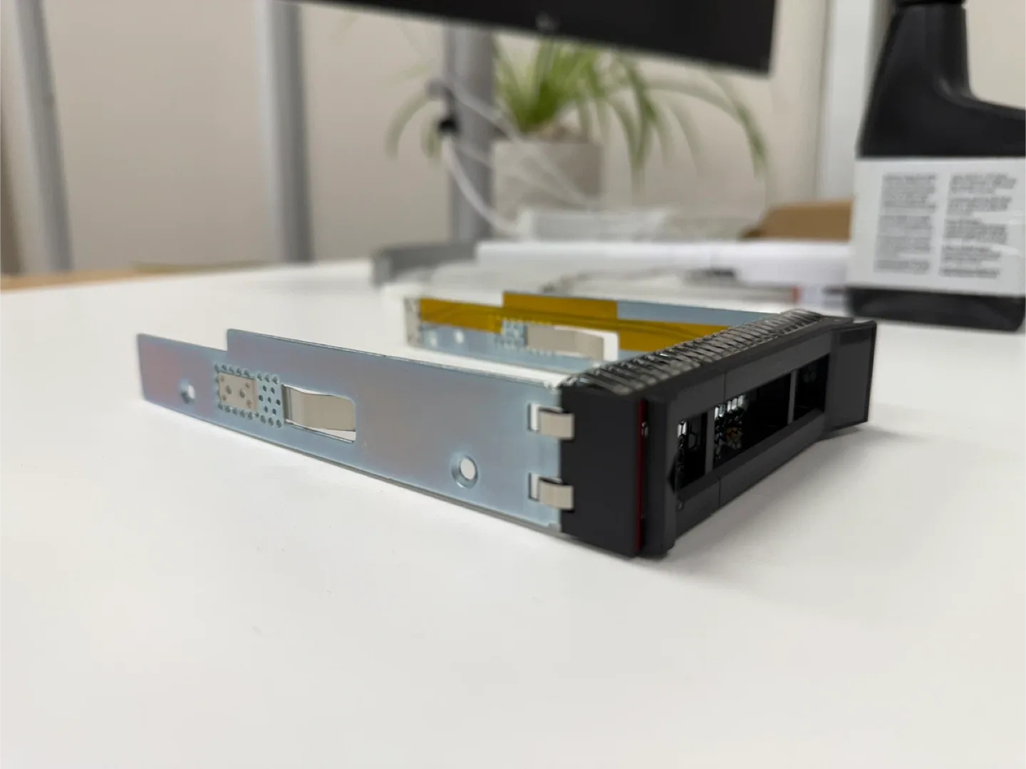 Lenovo Server Hard Drive Caddy 3.5 inch drive image indicator(2)