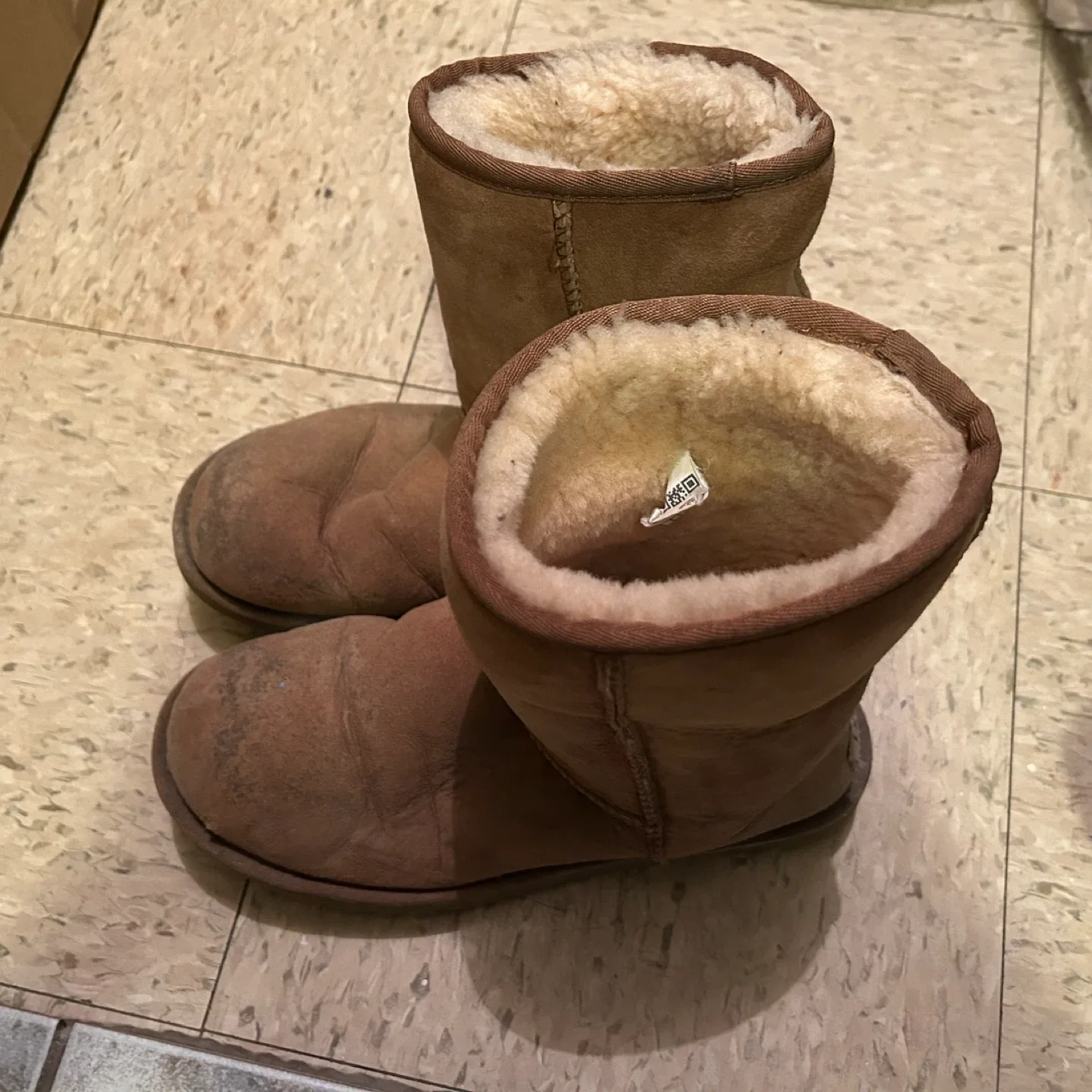 UGG Australia Classic Short II, Boot, Size 9 image indicator(7)