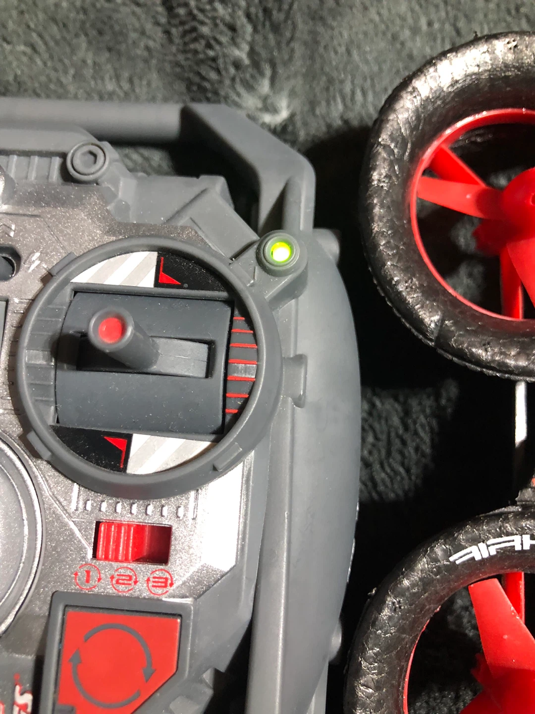 Air Hogs Helix X4 Stunt RC - photo 2