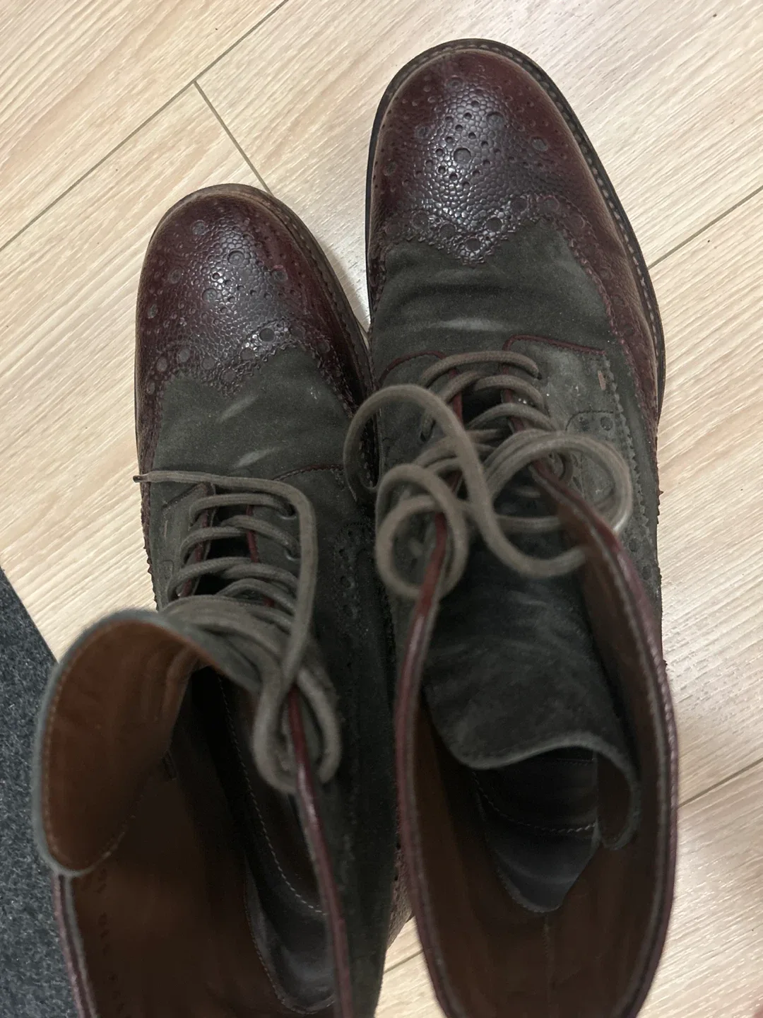 Hugo Boss Leather Lace-Up Boots, Size 10 image indicator(2)