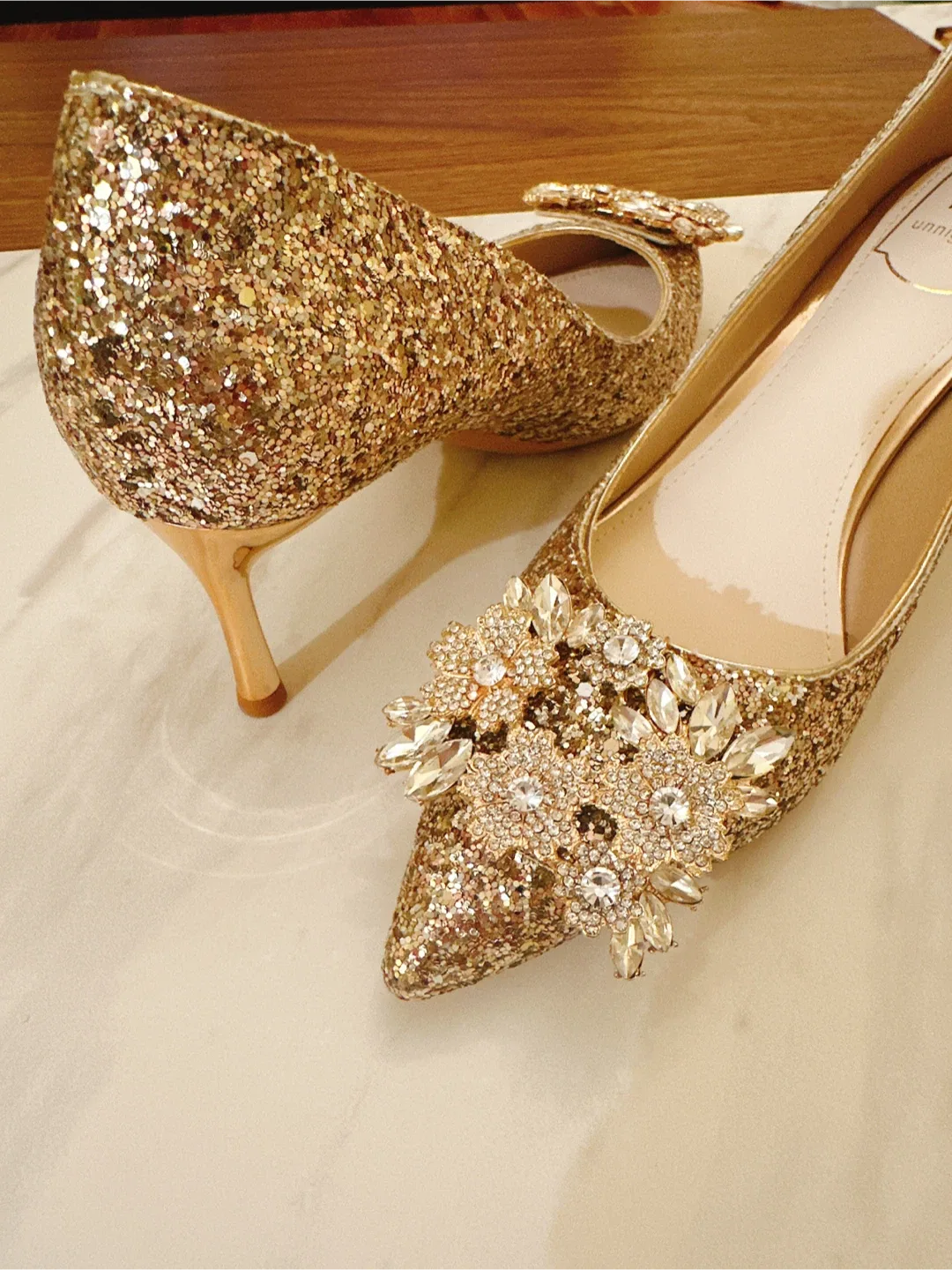 RH unni eels Gold Glitter Heels - Size 6.5(US)/37 image indicator(3)