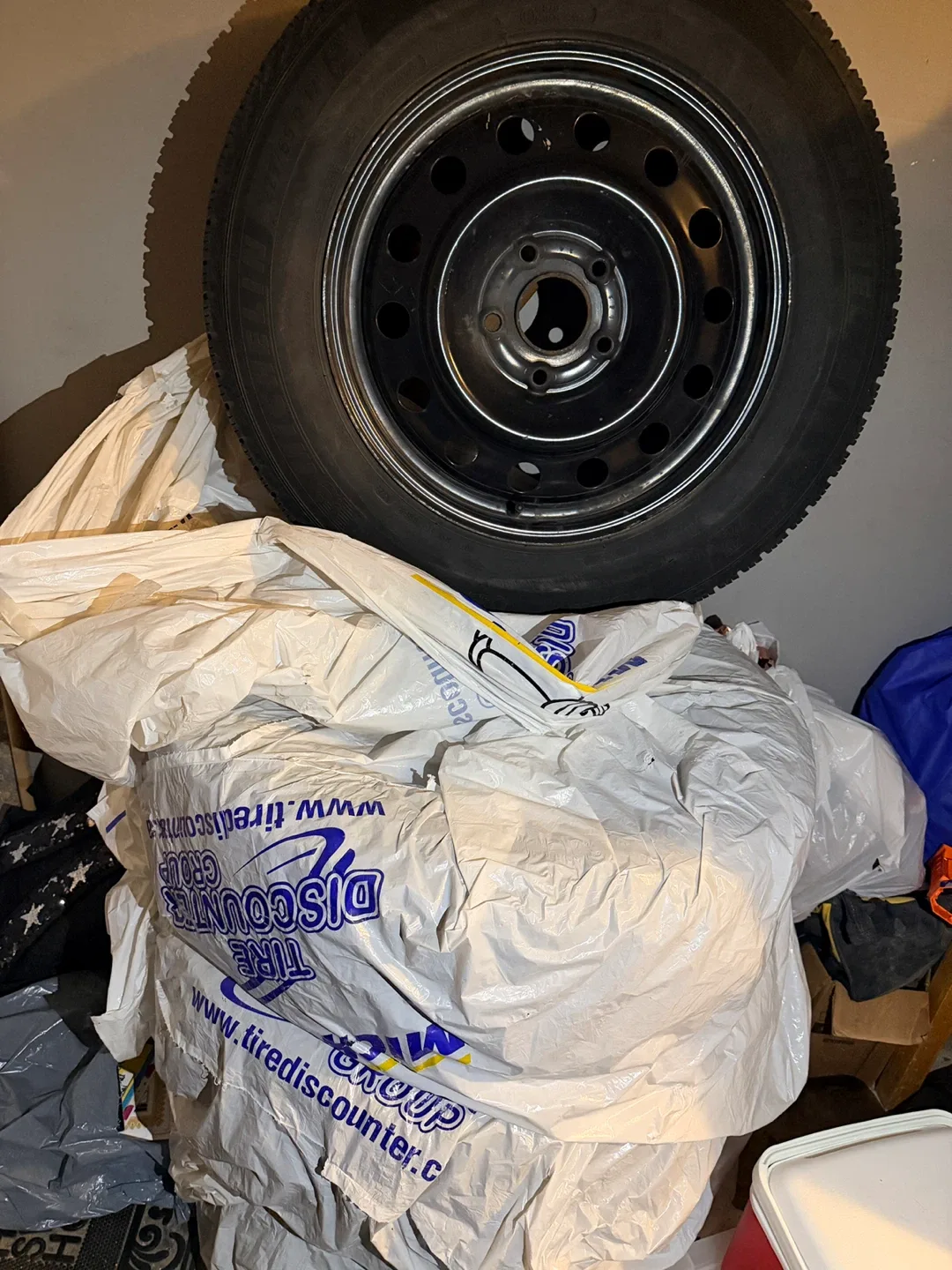 Michelin Winter Tire 225/65 R17 image indicator(6)