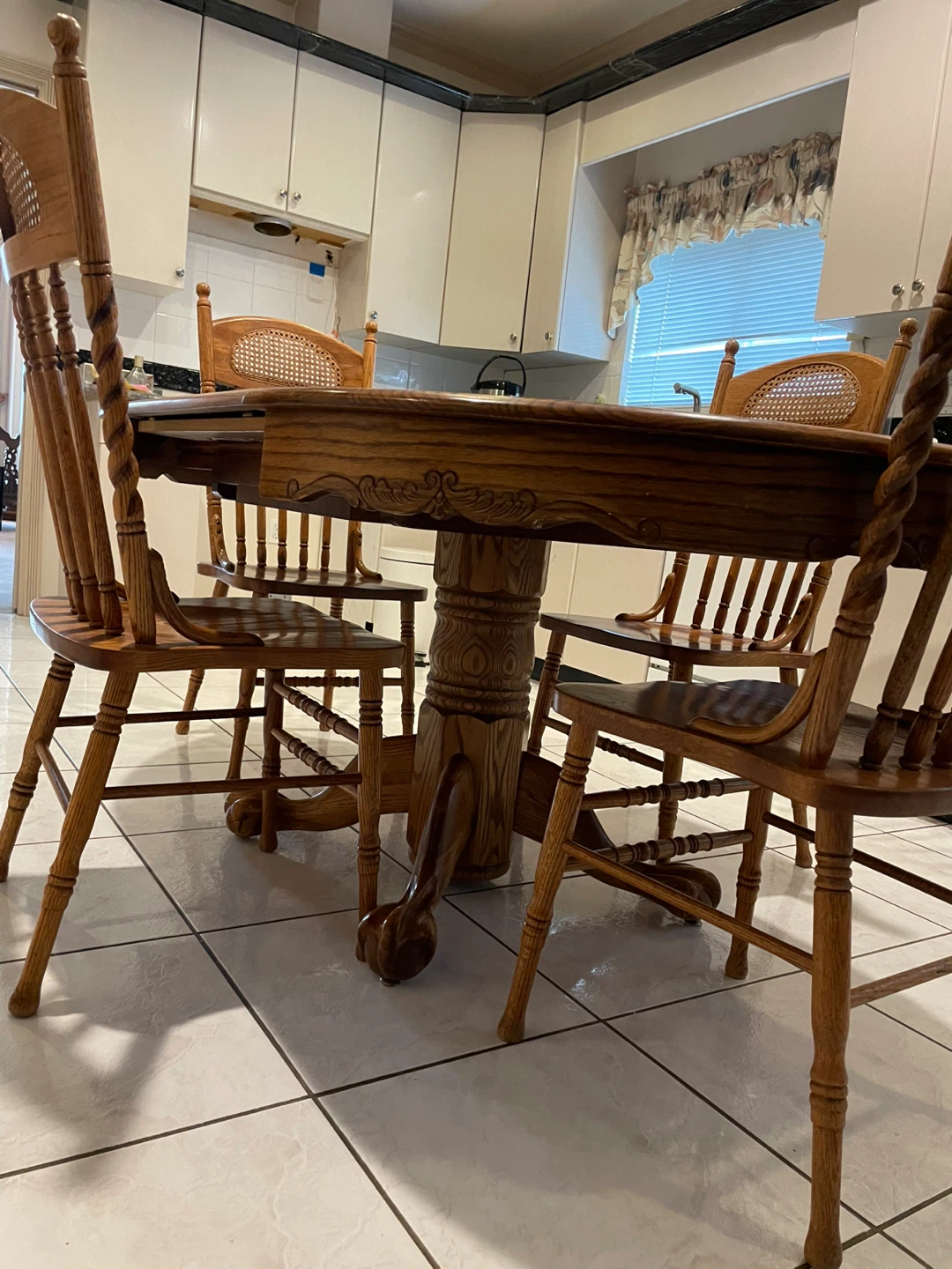 Oak Dining Table with 4 Chairs - extendable - photo 3