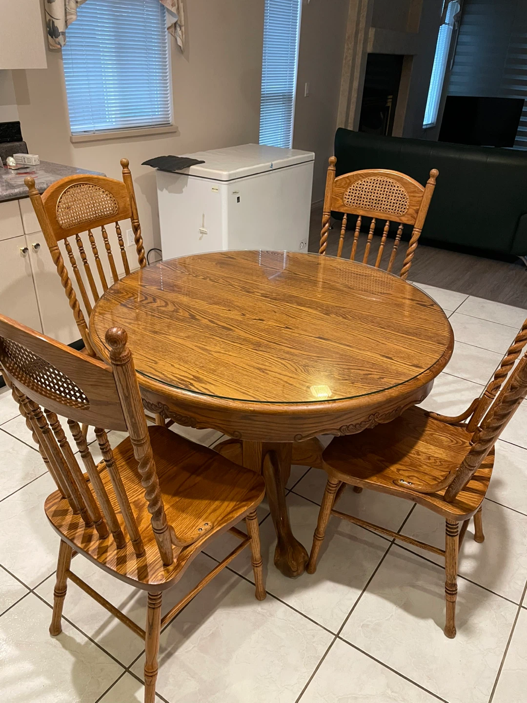 Oak Dining Table with 4 Chairs - extendable - photo 4