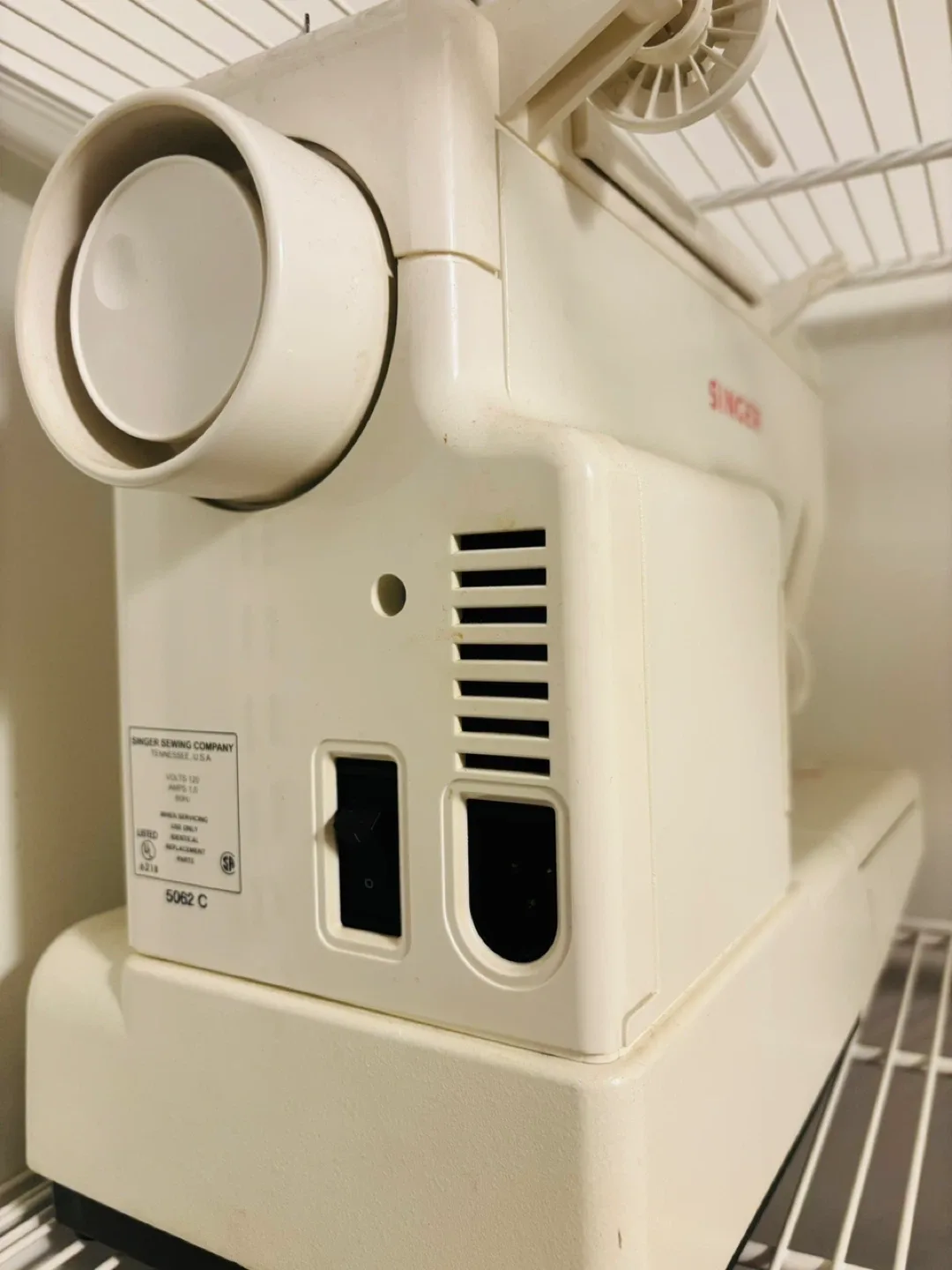 Singer Sewing Machine Model 5062C image indicator(4)