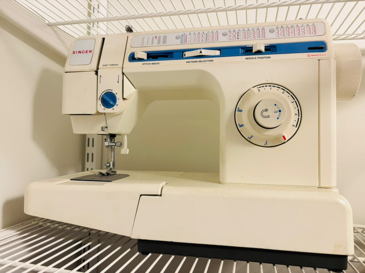 Singer Sewing Machine Model 5062C