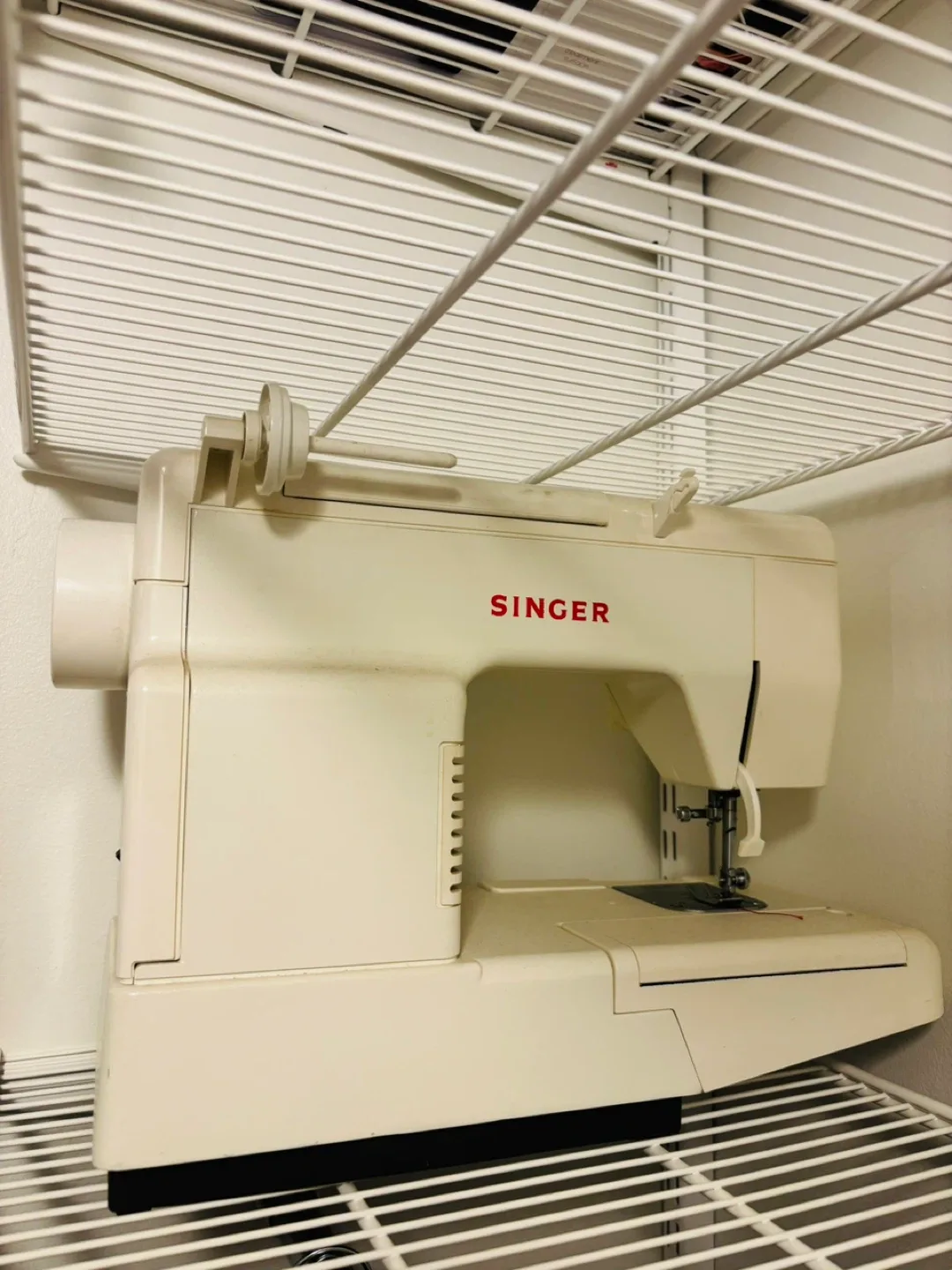 Singer Sewing Machine Model 5062C image indicator(2)