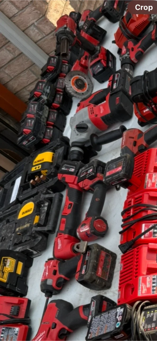 Milwaukee & DeWalt Power Tools thumbnail