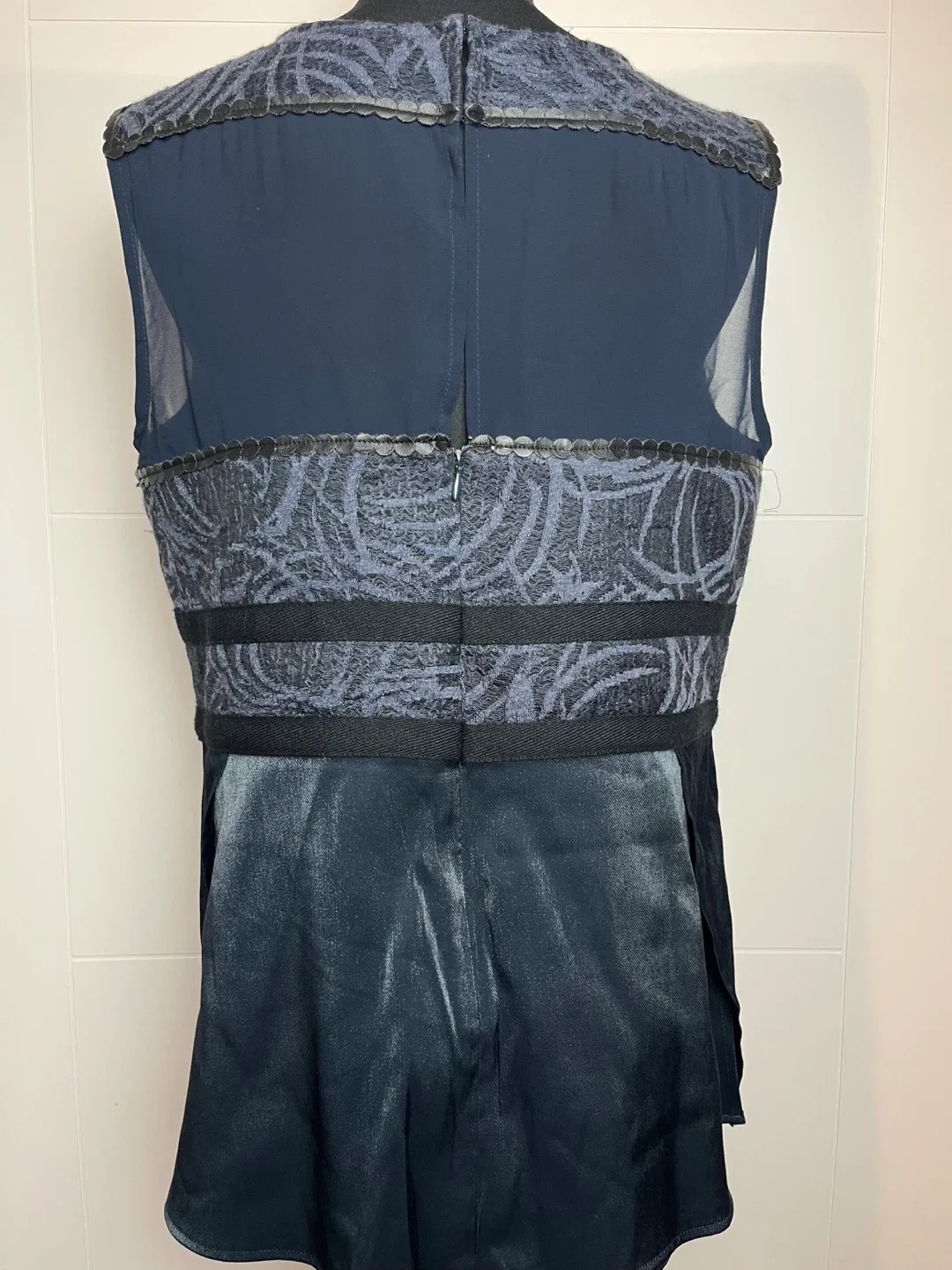 Simply Vera Vera Wang Sleeveless Top image indicator(3)