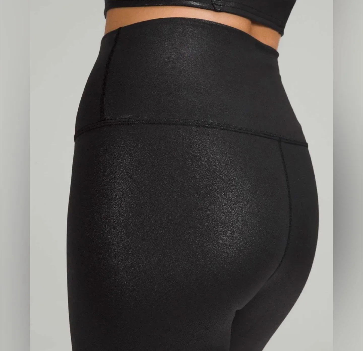 Lululemon Wunder Train High-Rise Tight 25" in Black Foil image indicator(3)