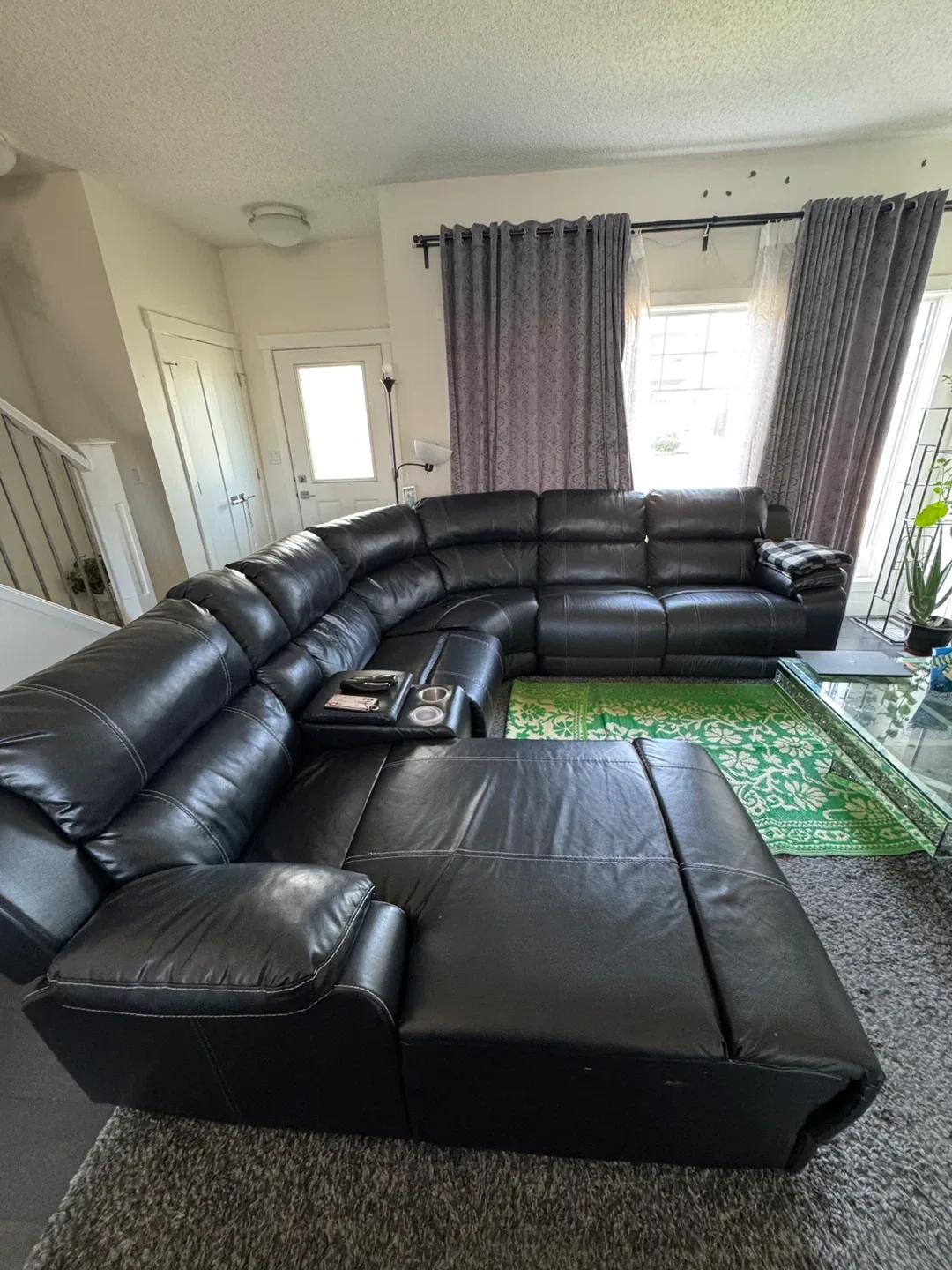 Black Leather Sectional Sofa image indicator(4)