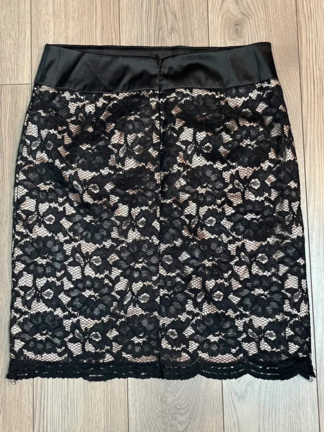 xxi Black Lace Skirt - Size M image indicator(2)
