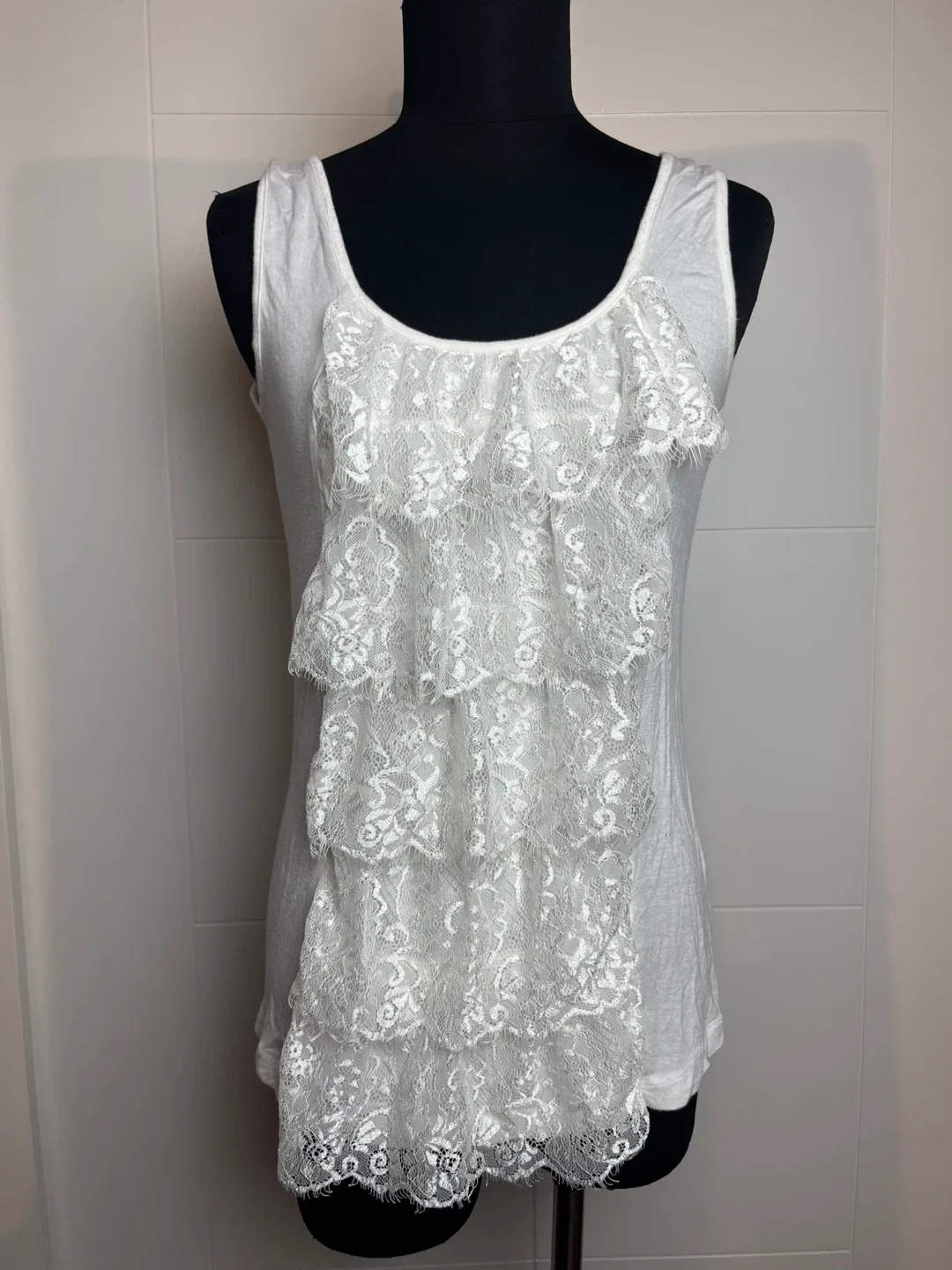 Forever 21 White Lace Tank Top - Size M