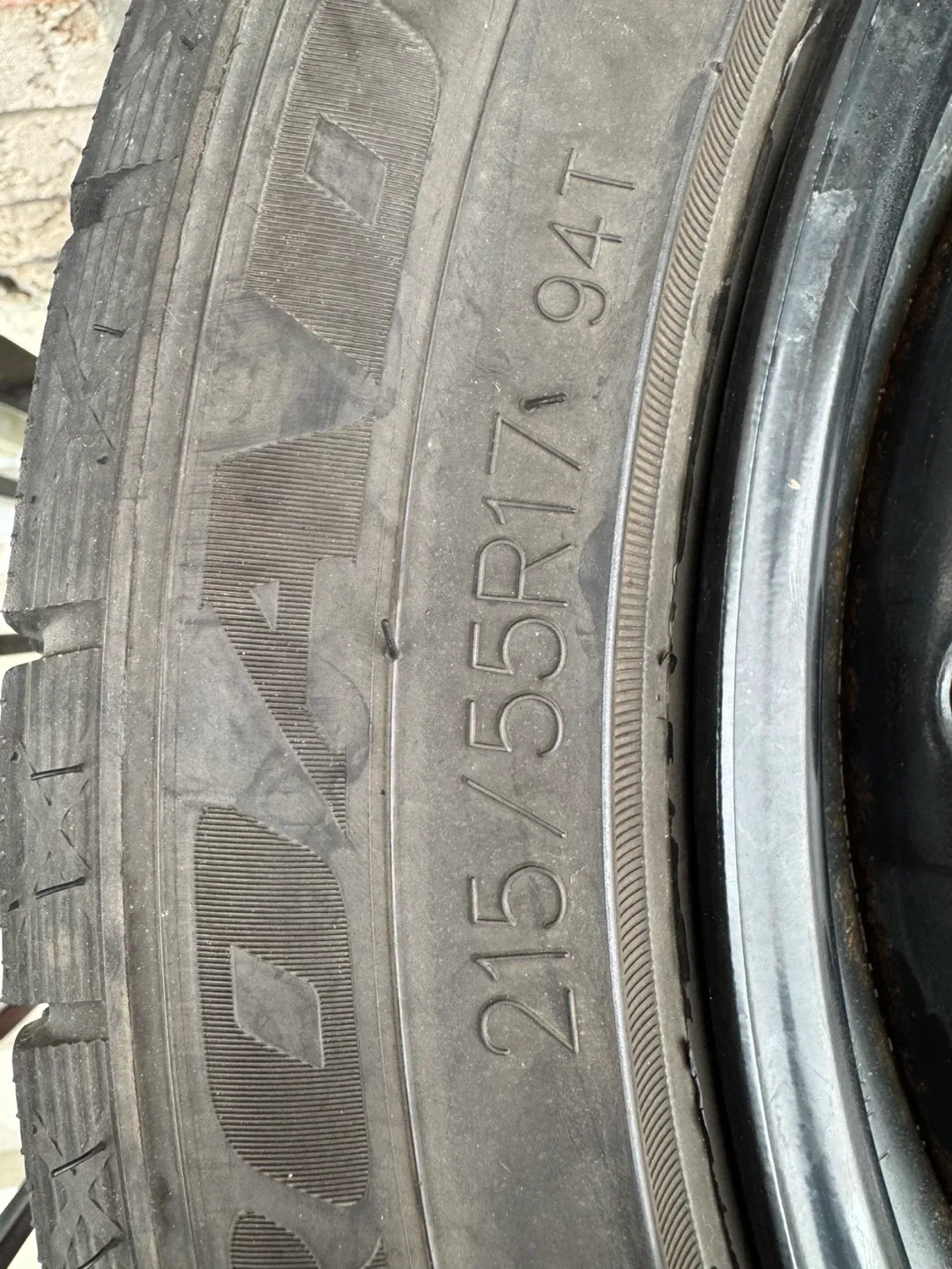 Set of 4 Winter Tires 215/55R17 image indicator(4)