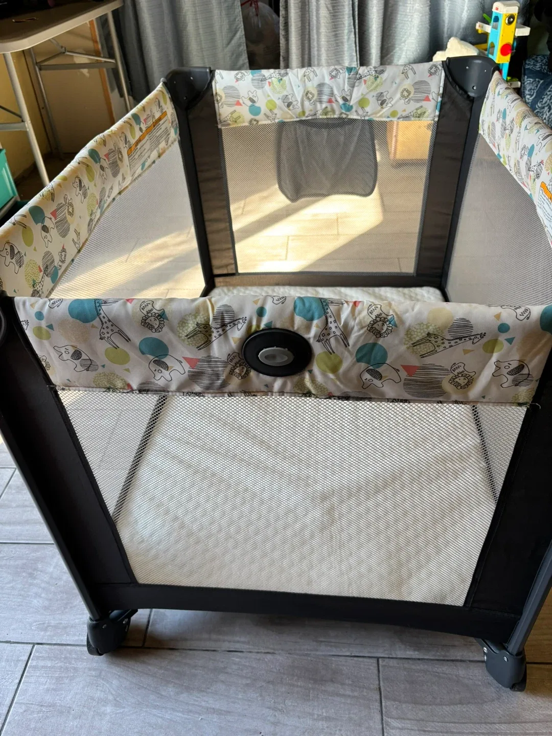 Graco Pack 'n Play Portable Playard. Cuna image indicator(2)