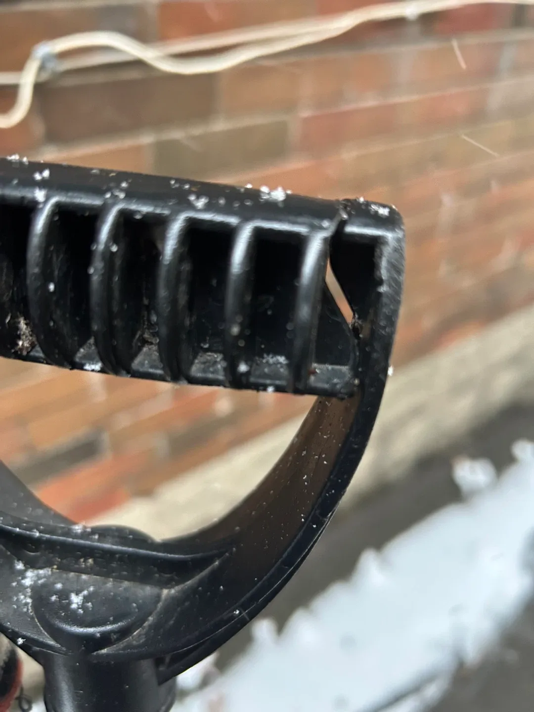 $2 snow shovel pusher  DONLANDS OCONNOR EY  AS IS image indicator(4)