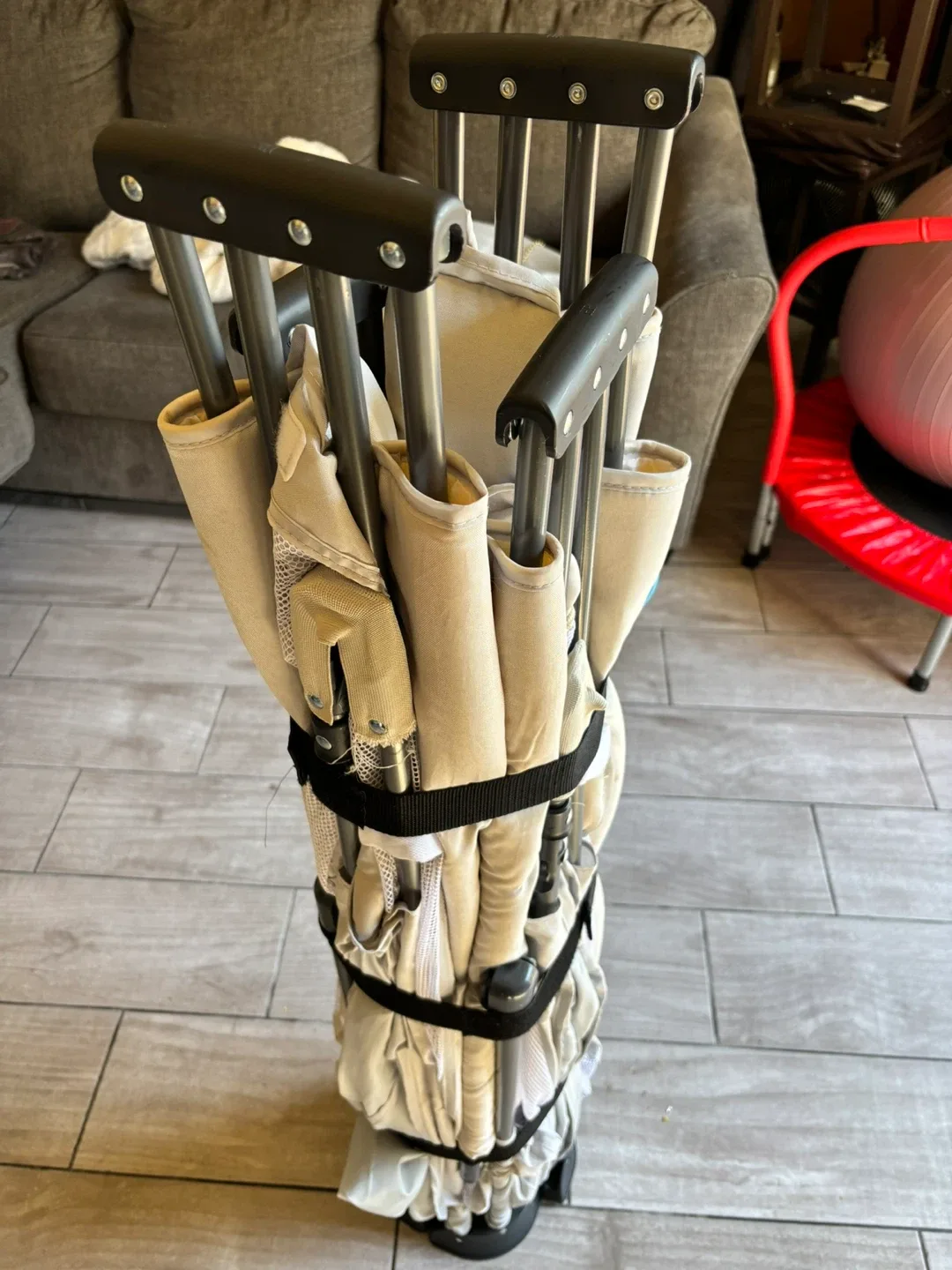 Like New Evenflo Versatile Play Space corralito para niño image indicator(4)