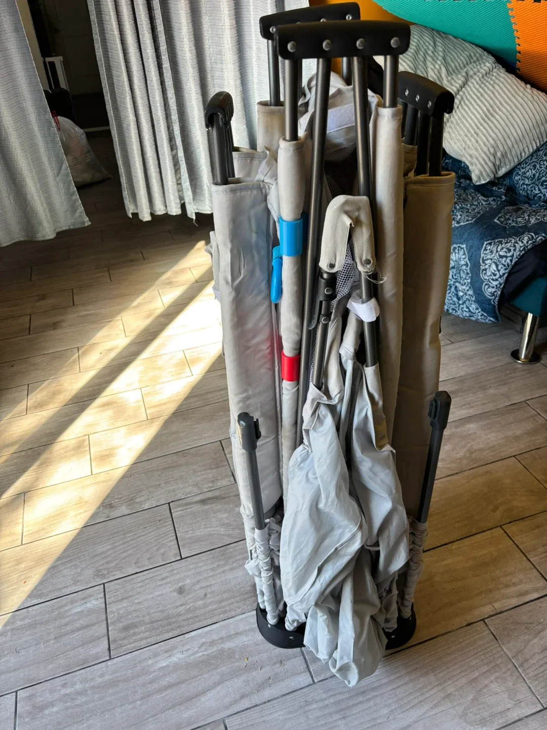 Like New Evenflo Versatile Play Space corralito para niño image indicator(3)