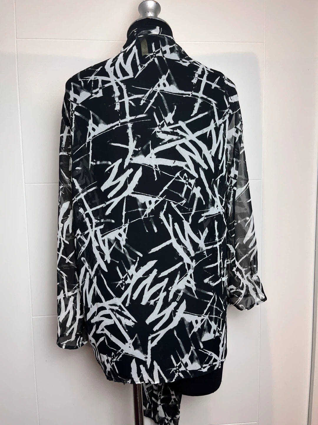 Lorenauh Sheer Black & White Kimono - Size M - photo 2