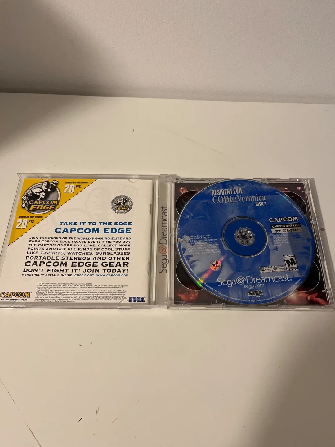 Resident Evil Code: Veronica (Sega Dreamcast) image indicator(3)