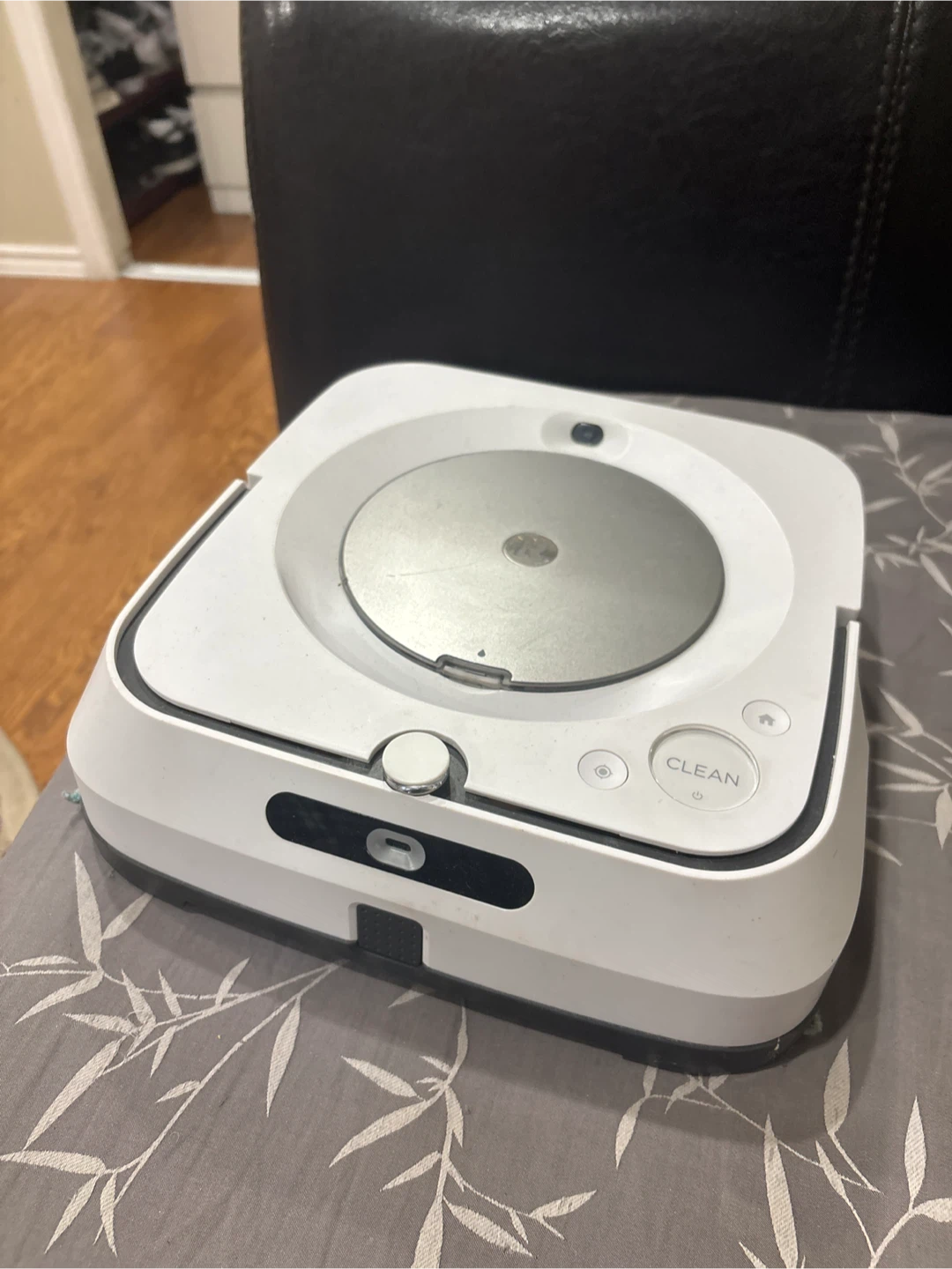 iRobot Braava Jet M6 Robot Mop