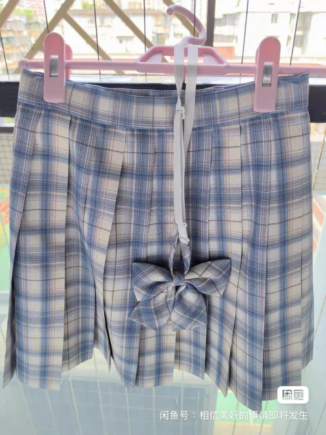 Blue Plaid Pleated Skirt(give a shirt as freebie) thumbnail