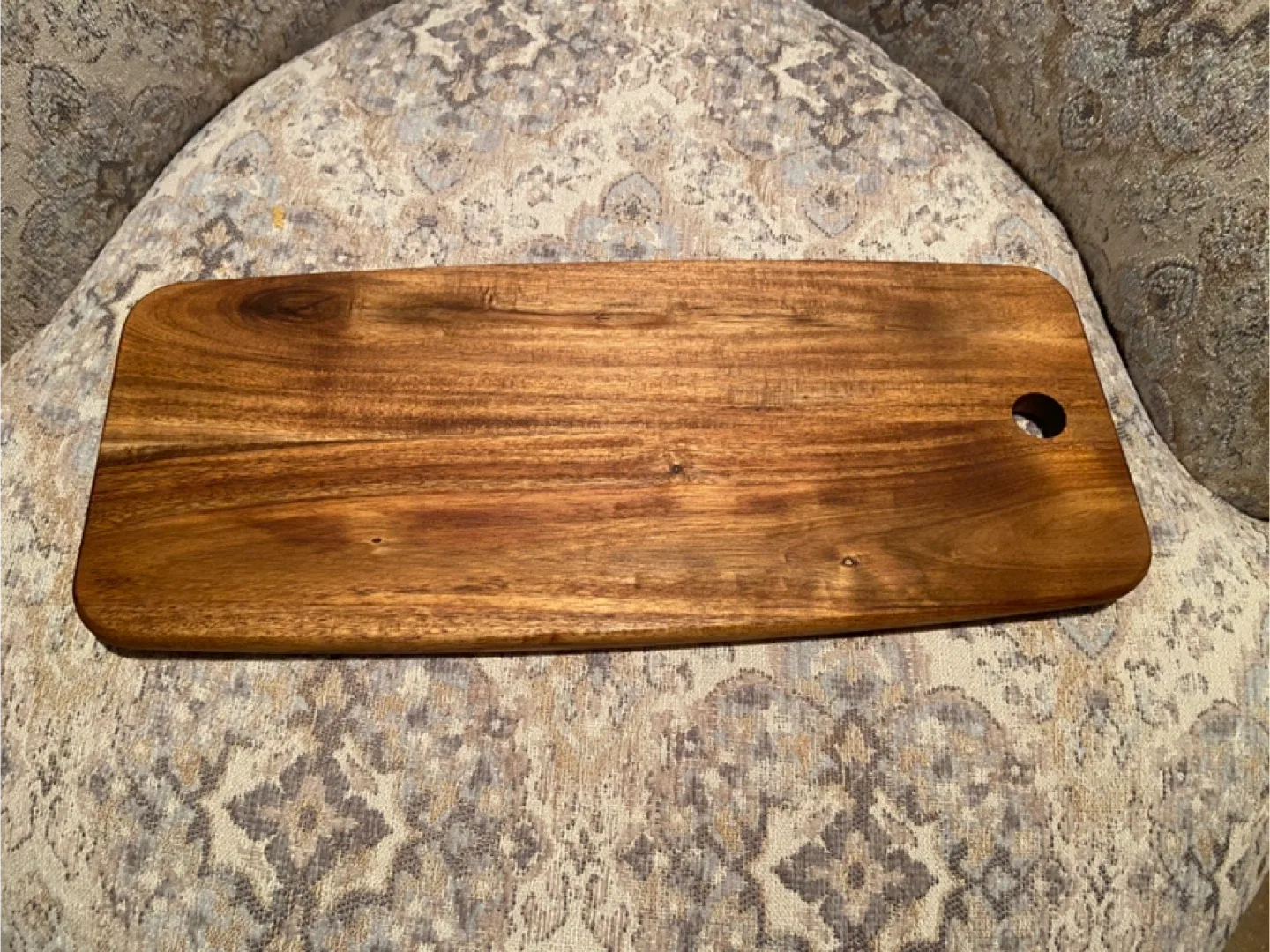 Acadia wooden charcuterie board image indicator(2)