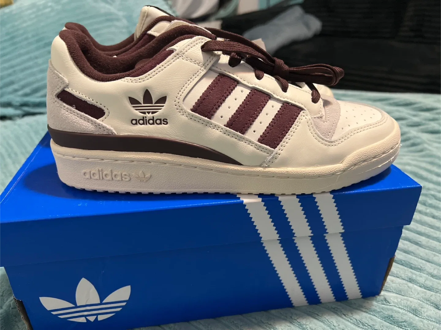 🥕Adidas Forum Low CL Size 7 US