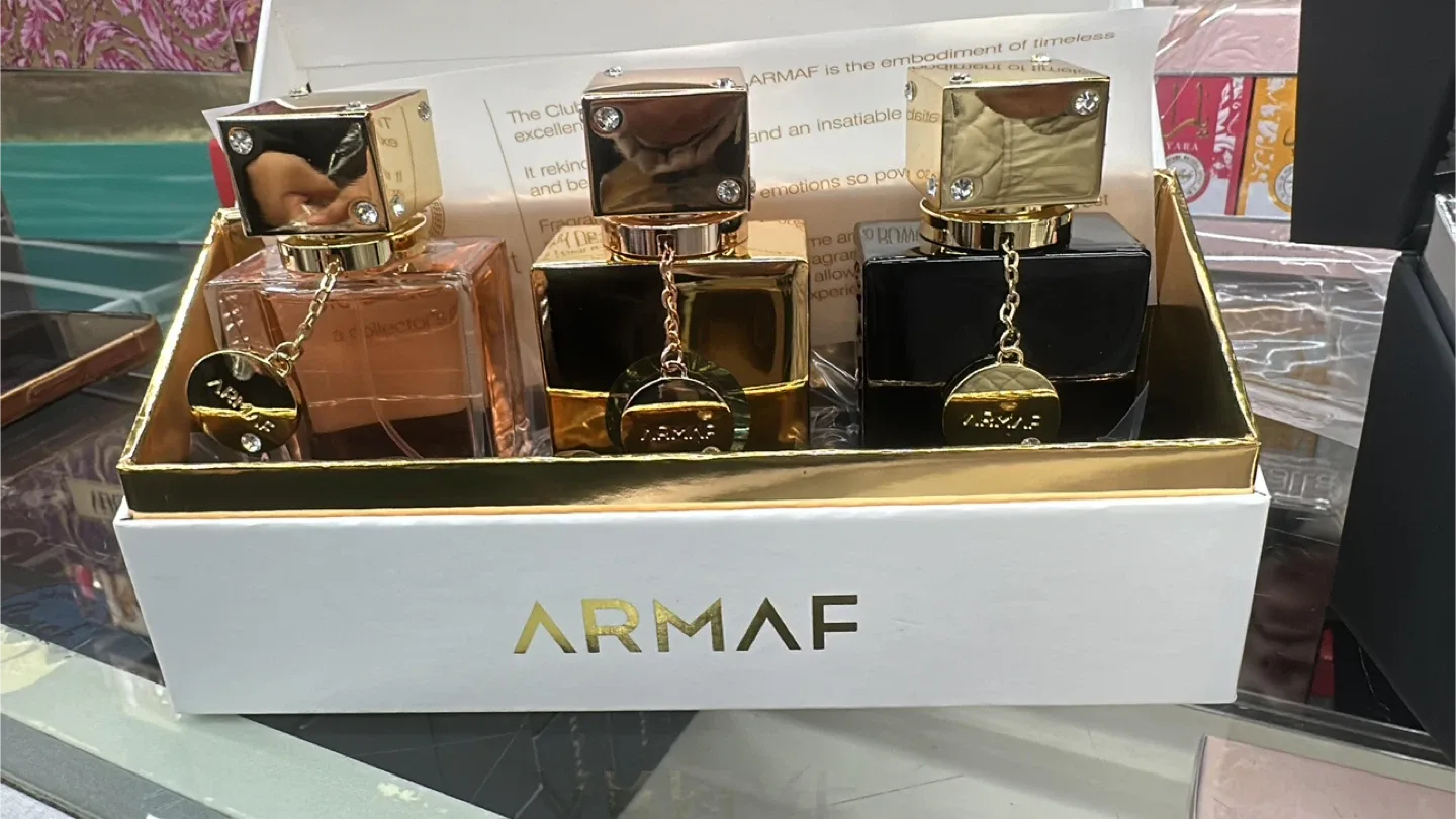 Armaf Club De Nuit Fragrance Set image indicator(6)