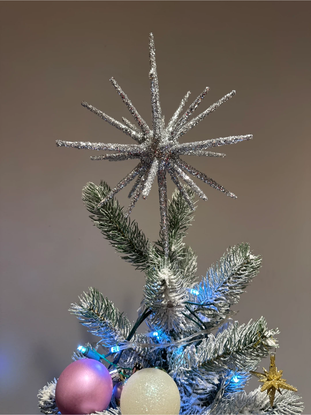 Decoration Tree Topper 10”🥕