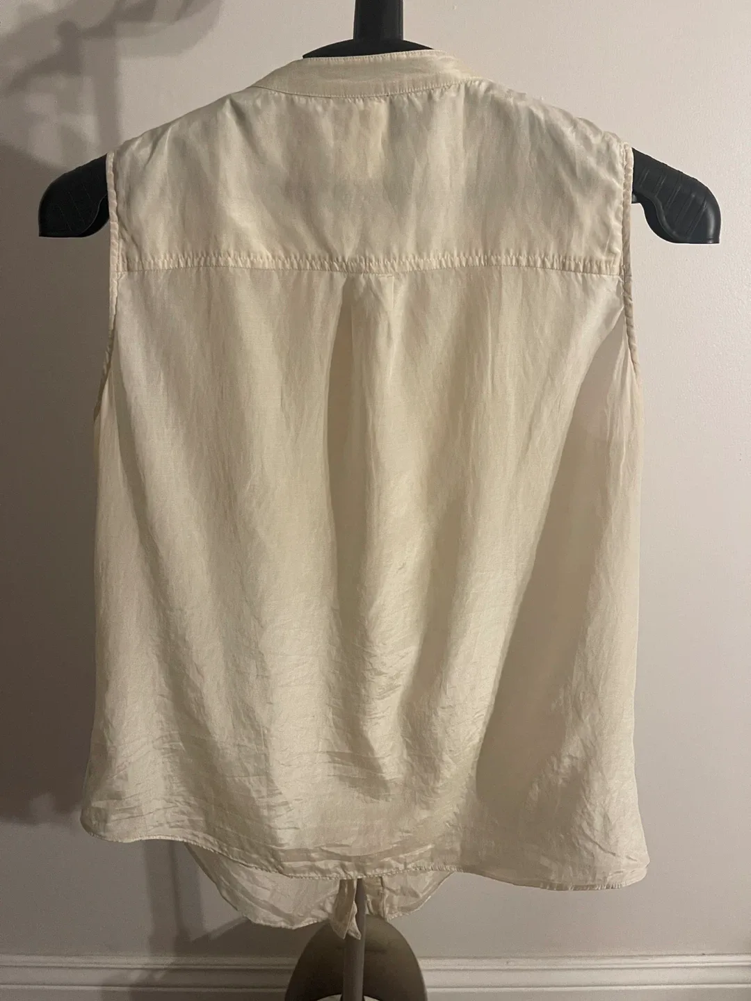 Max Mara Weekend Cream Ruffled Button-Down Blouse size 12 image indicator(6)