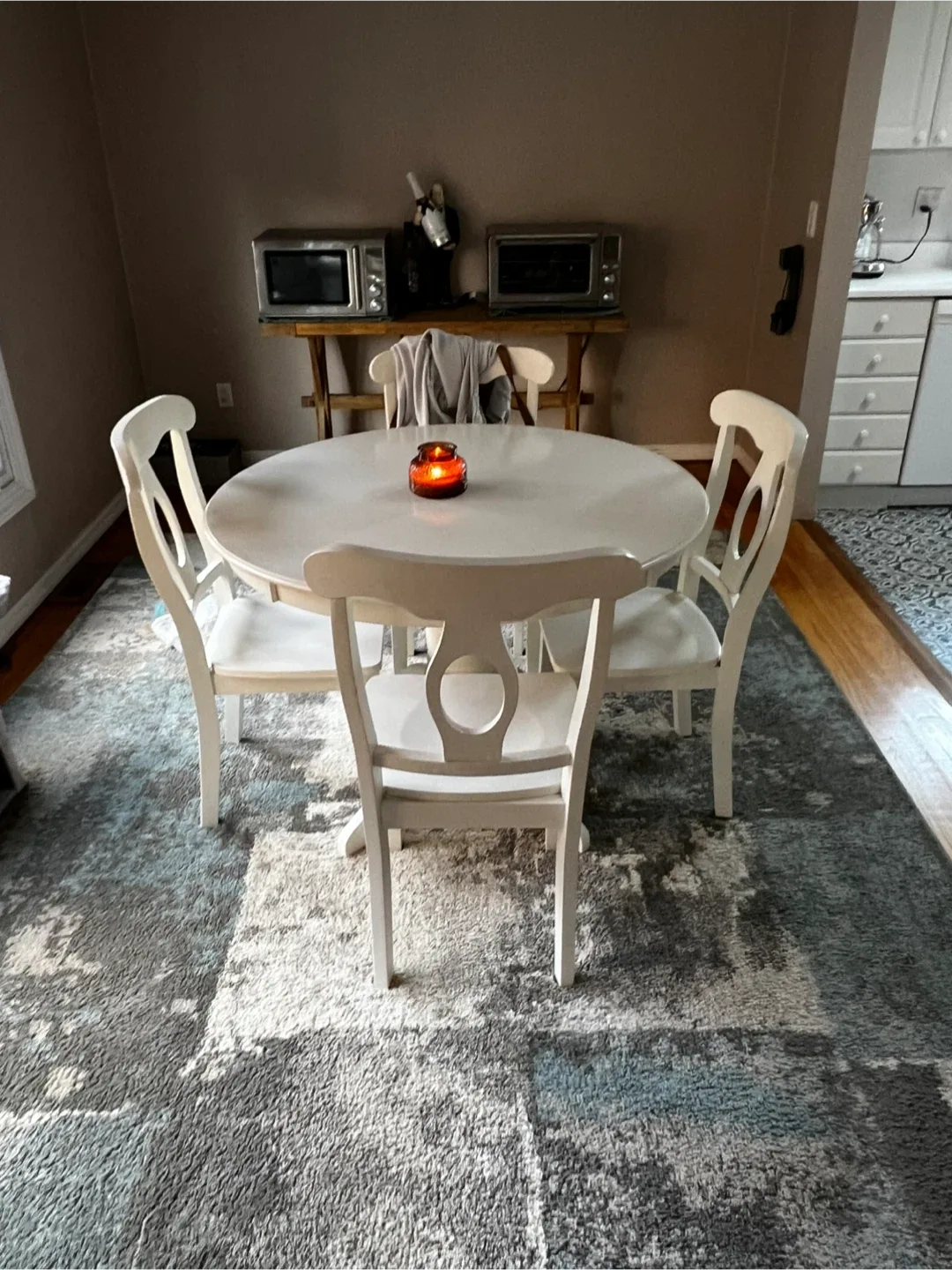 White Round Dining Table with 4 Chairs image indicator(2)