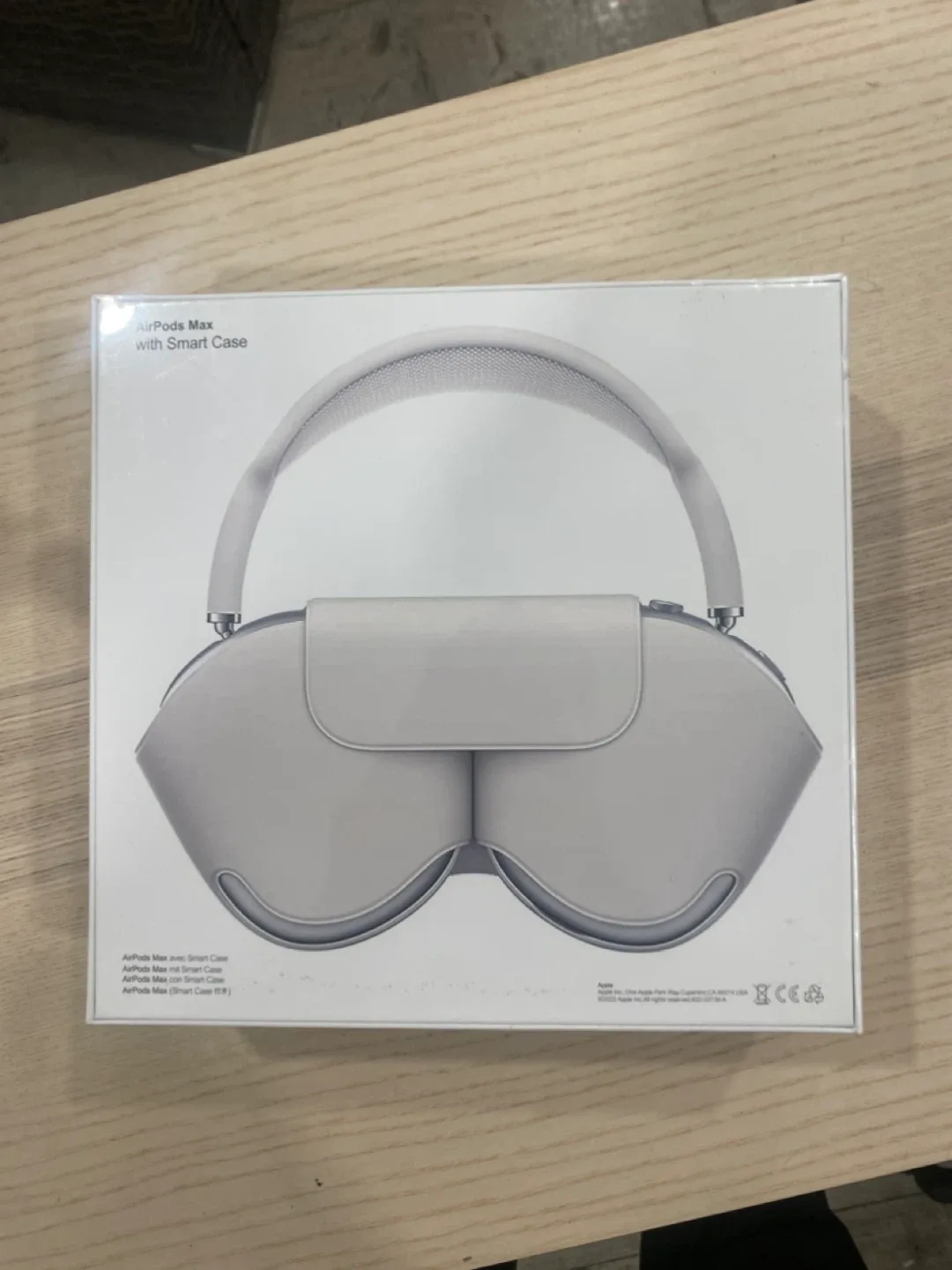 New Apple AirPods Max - Silver image indicator(2)