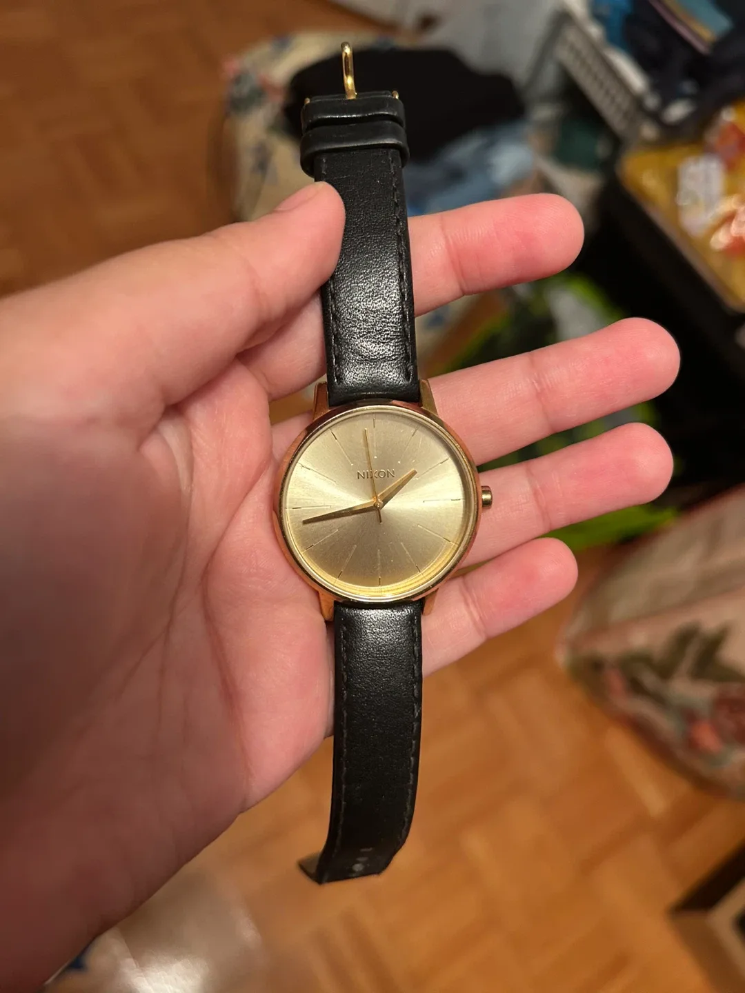 Vintage Nixon Gold/Black Watch - NEEDS BATTERY thumbnail