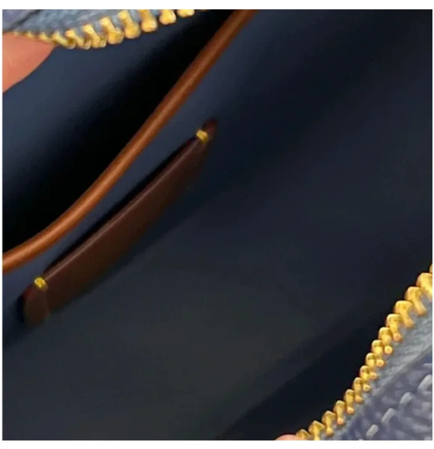 Coach leatherwear circular bag with web strap image indicator(5)