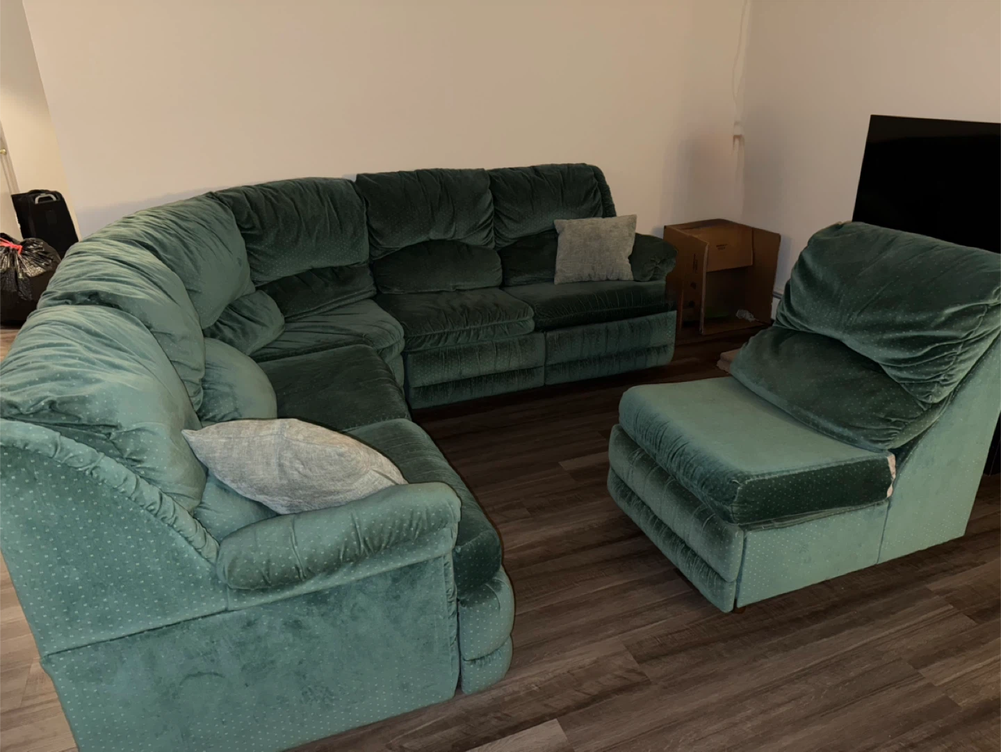 Green Velvet Sectional Sofa - photo 2