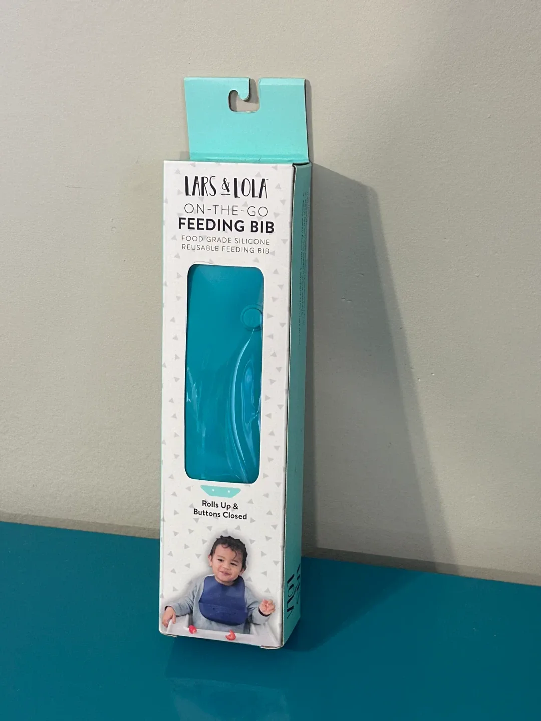 NEW Lars & Lola Silicone Feeding Bib