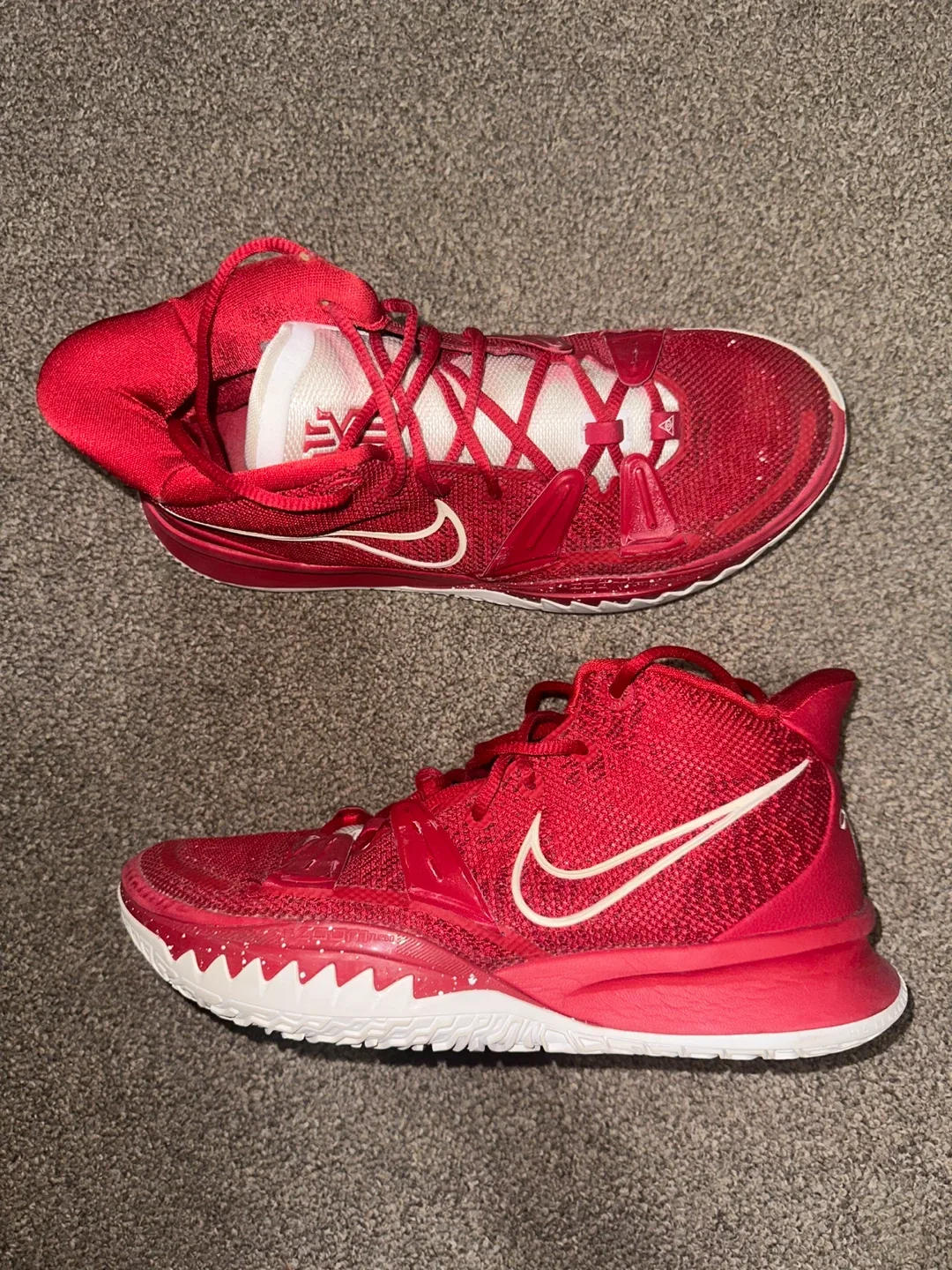 Nike Kyrie 7 Red Basketball Shoes - US 9 image indicator(2)