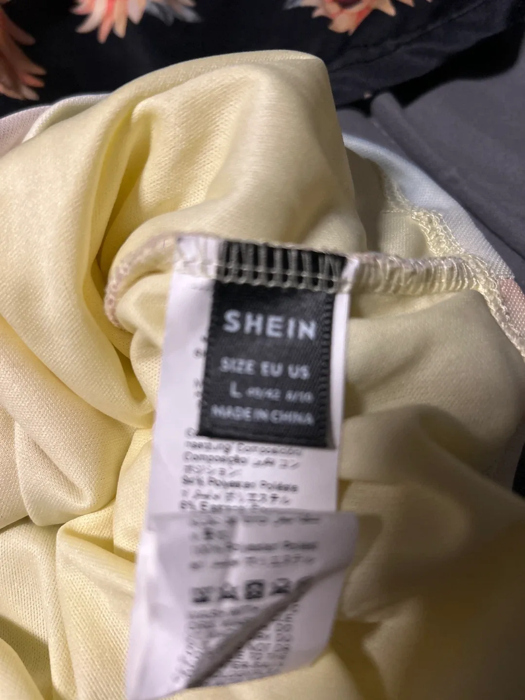 Shein Women's Size L tops image indicator(2)