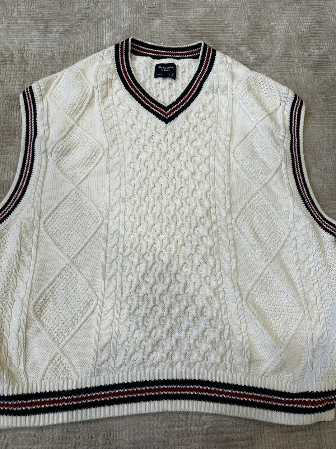 Abercrombie & Fitch XL Sweater Vest - Cream thumbnail