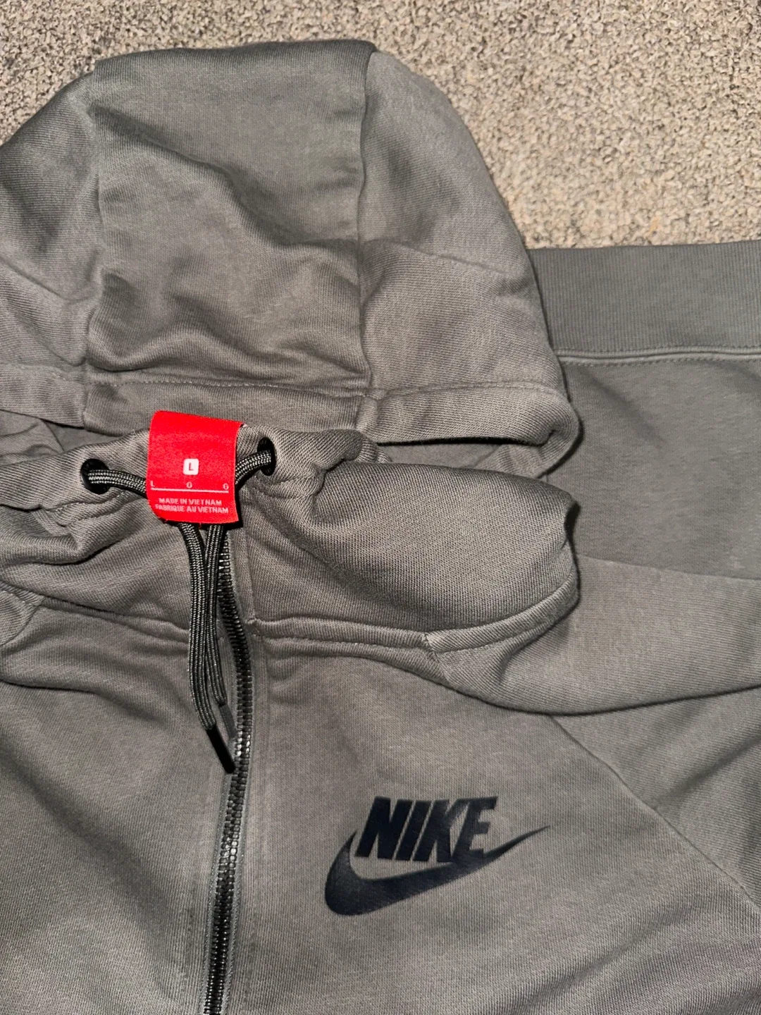 Nike Full Zip Hoodie - Size L image indicator(2)