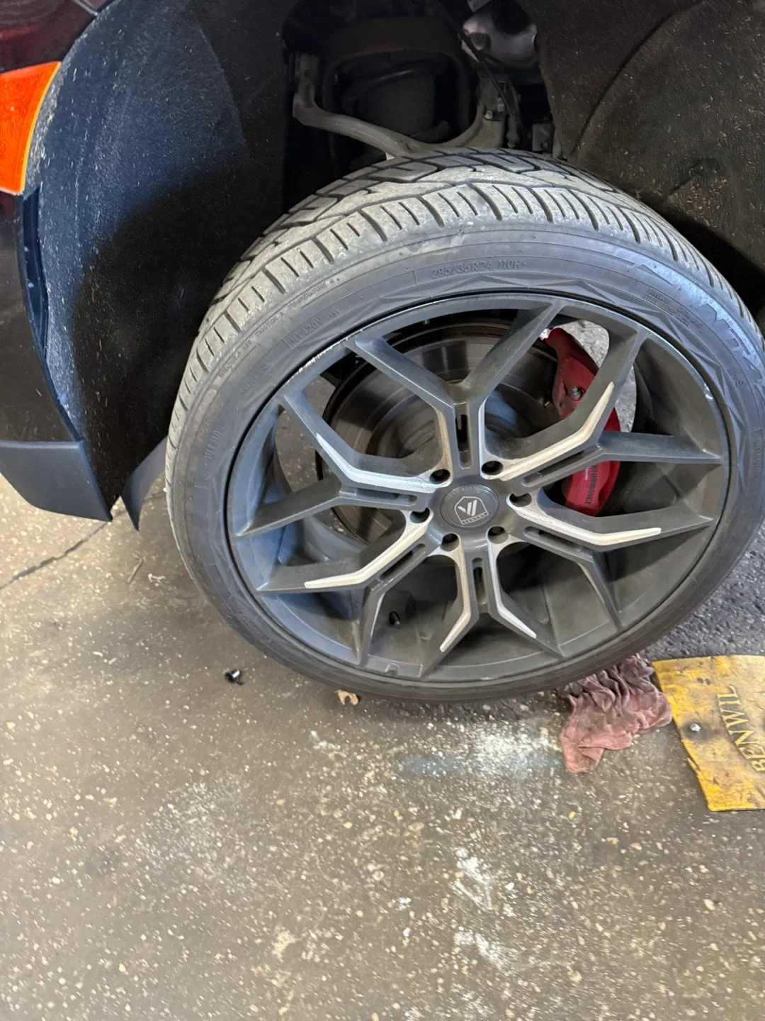 Lexani 255/35ZR22 110W Tire and Wheel Set image indicator(4)